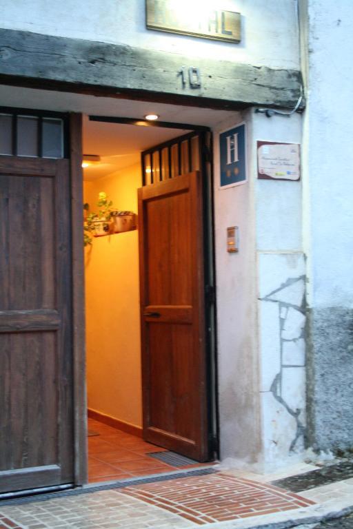 Hostal La Balquina Чинчон Экстерьер фото